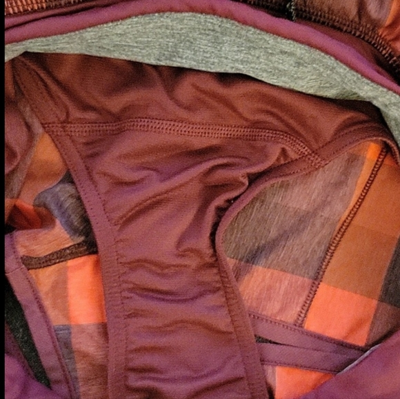 Lululemon Run: Speed Shorts Red Buffalo plaid size 4 - Picture 7 of 7